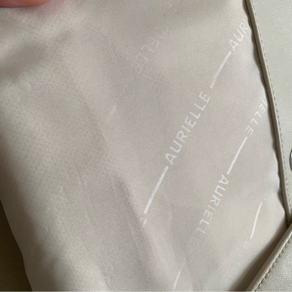 Aurielle Beige Leather Multi-Compartment Purse - Picture 16 of 16